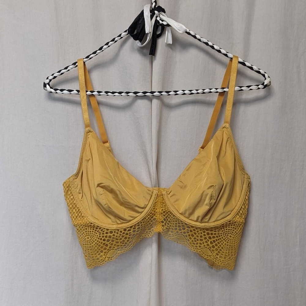 Golden/Honey Bralette/Bra with Spandex Cups and Lace Underbust